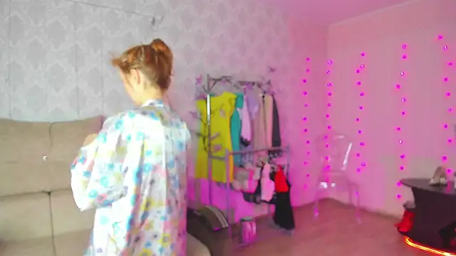 Snapshot of xeva_angelx chatting on 10/30/25, 12:56 xeva angelx online show from 10/30/25, 12:56