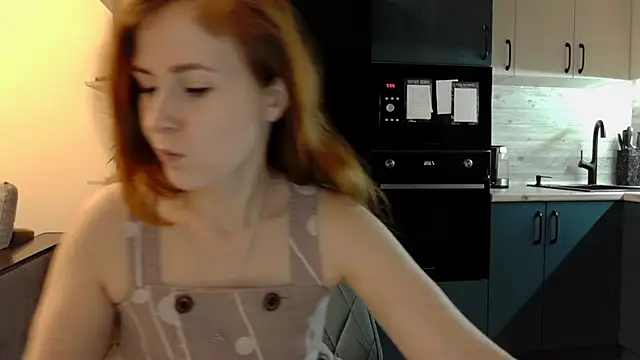 Snapshot of xeva_angelx chatting on 11/24/25, 04:07 xeva angelx online show from 11/24/25, 04:07