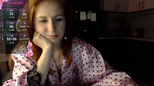 Snapshot of xeva_angelx chatting on 12/02/25, 04:35 xeva angelx online show from 12/02/25, 04:35