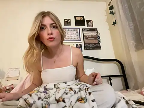 Snapshot of sinfulblonde1 chatting on 02/23/25, 01:57 sinfulblonde1 online show from 02/23/25, 01:57