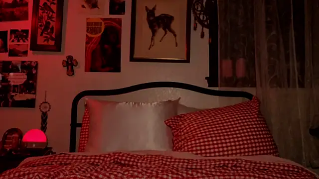 Snapshot of sinfulblonde1 chatting on 09/25/25, 05:55 sinfulblonde1 online show from 09/25/25, 05:55