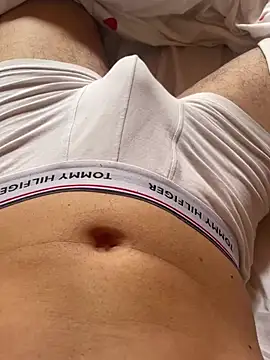 Snapshot of tiago499 chatting on 02/25/25, 01:28 tiago499 online show from 02/25/25, 01:28