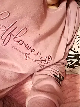 Snapshot of Sarabill chatting on 02/14/25, 10:25 Sarabill online show from 02/14/25, 10:25