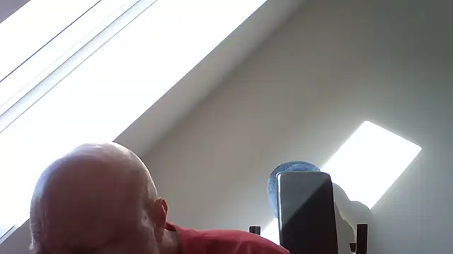 Snapshot of Lucifer29cm chatting on 10/31/25, 11:44 Lucifer29cm online show from 10/31/25, 11:44