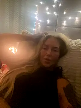 Fiery Blonde LexiX online show from 10/27/25, 10:25