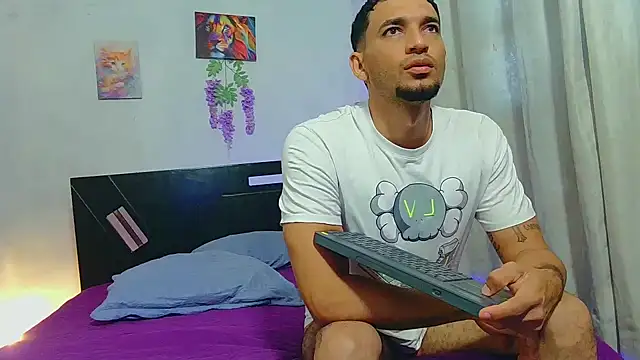 Reina paola online show from 10/28/25, 02:20