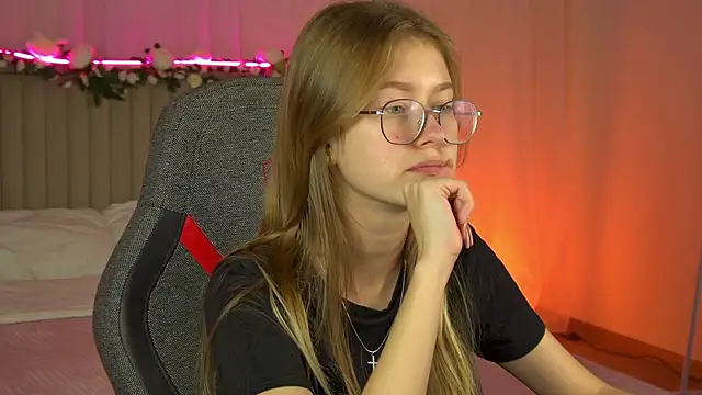 EveMundie online show from 09/25/25, 11:14