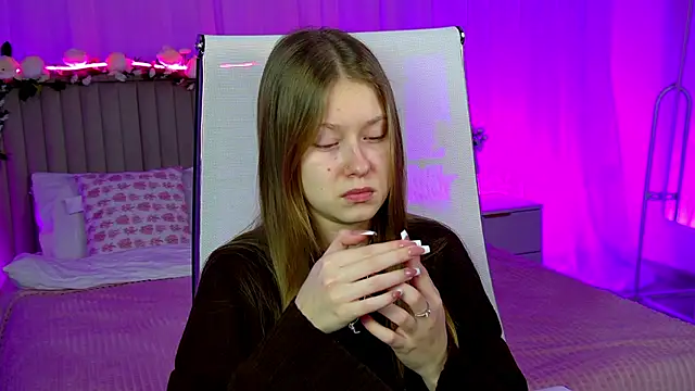 Snapshot of EveMundie chatting on 02/05/26, 06:29 EveMundie online show from 02/05/26, 06:29