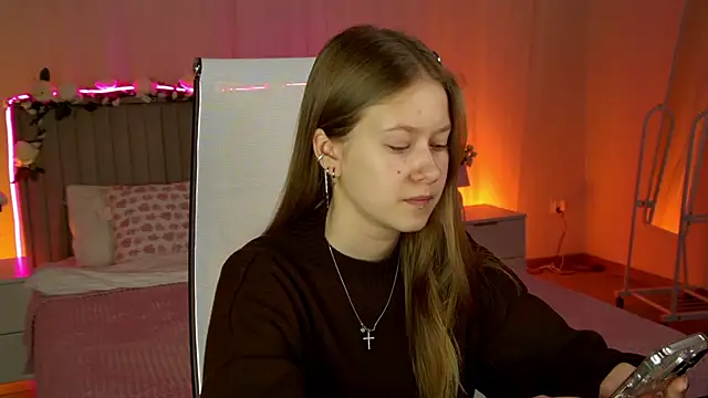 Snapshot of EveMundie chatting on 02/12/26, 06:30 EveMundie online show from 02/12/26, 06:30