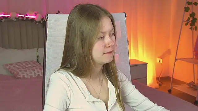 Snapshot of EveMundie chatting on 04/11/26, 09:46 EveMundie online show from 04/11/26, 09:46
