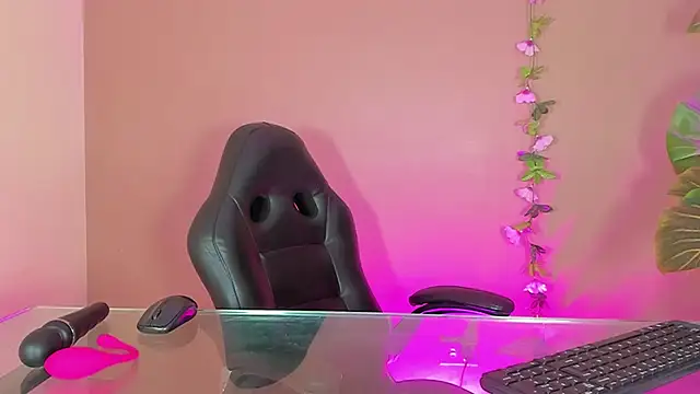 AnahisBennett online show from 02/22/25, 03:45