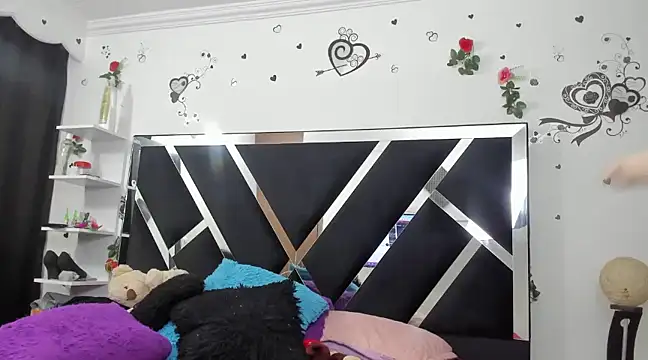 Snapshot of vemon_room chatting on 02/15/25, 10:42 vemon room online show from 02/15/25, 10:42