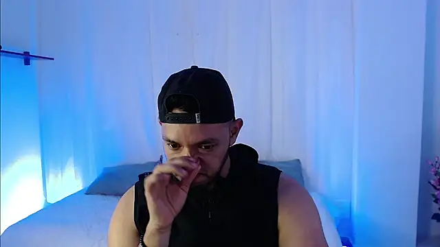 Snapshot of Double_R12 chatting on 03/12/25, 09:13 Double R12 online show from 03/12/25, 09:13