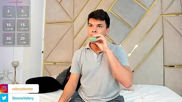 ValeryandMarcel online show from 03/08/25, 08:46