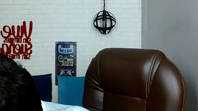 Snapshot of Martin_Linares chatting on 02/19/25, 04:33 Martin Linares online show from 02/19/25, 04:33