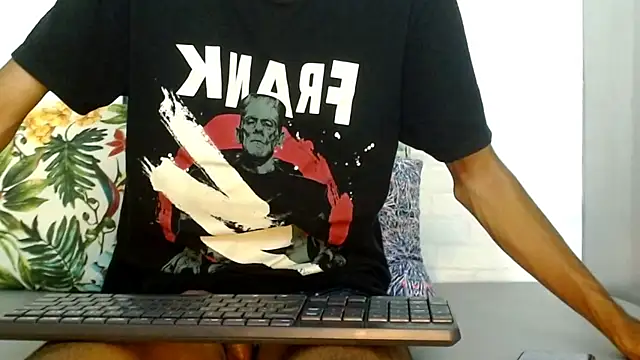 Snapshot of Martin_Linares chatting on 03/03/25, 04:56 Martin Linares online show from 03/03/25, 04:56