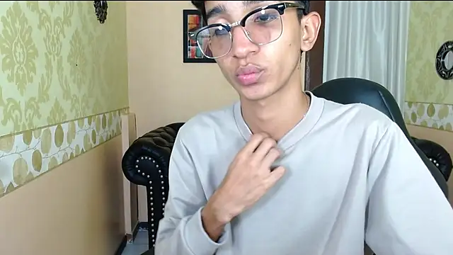 Snapshot of Martin_Linares chatting on 03/18/25, 01:31 Martin Linares online show from 03/18/25, 01:31