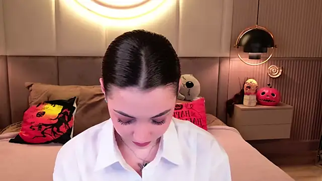 Alice Deleon online show from 10/19/25, 06:36