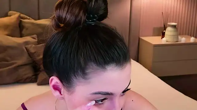 Alice Deleon online show from 11/06/25, 10:38