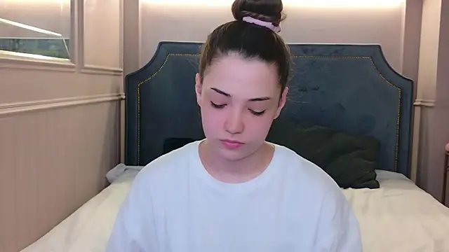 Alice Deleon online show from 07/22/26, 11:02