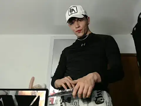 Snapshot of Smith_boy_25 chatting on 03/01/25, 09:15 Smith boy 25 online show from 03/01/25, 09:15