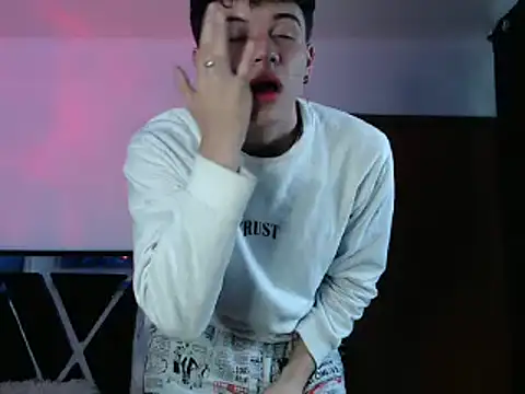 Snapshot of Smith_boy_25 chatting on 03/12/25, 10:07 Smith boy 25 online show from 03/12/25, 10:07