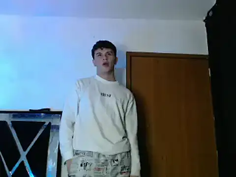 Snapshot of Smith_boy_25 chatting on 03/13/25, 01:21 Smith boy 25 online show from 03/13/25, 01:21