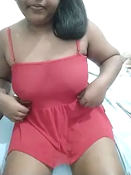 Snapshot of SLbeaty chatting on 10/12/25, 12:20 SLbeaty online show from 10/12/25, 12:20