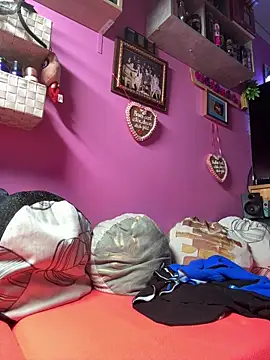 Snapshot of sexymelli18 chatting on 11/01/25, 06:54 sexymelli18 online show from 11/01/25, 06:54