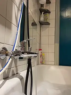 Snapshot of sexymelli18 chatting on 11/04/25, 06:51 sexymelli18 online show from 11/04/25, 06:51