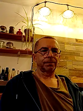 Xavspank2 online show from 11/15/25, 04:03