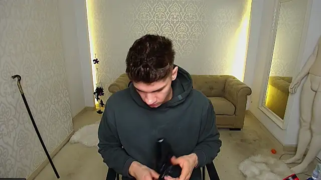 MaxKaiden online show from 11/11/25, 06:02