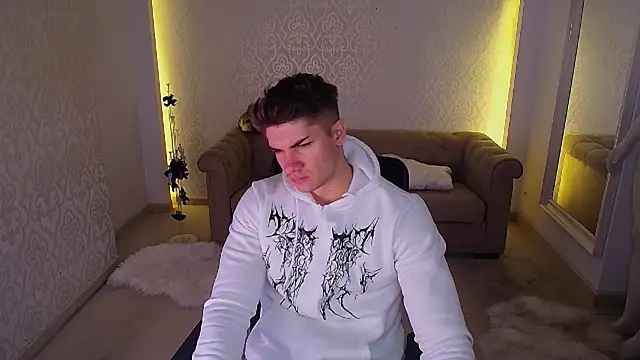 MaxKaiden online show from 11/25/25, 05:40