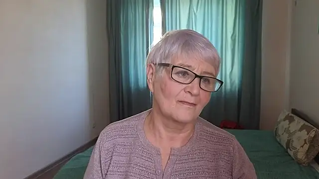 Sandra Snowflake online show from 10/08/25, 11:52