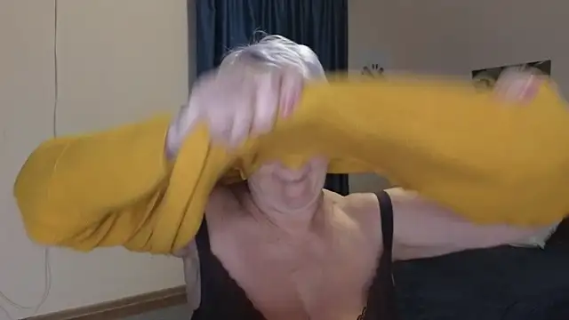 Snapshot of Sandra_Snowflake chatting on 11/07/25, 04:01 Sandra Snowflake online show from 11/07/25, 04:01