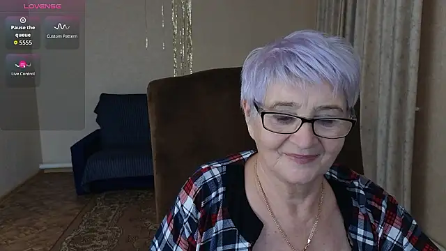 Snapshot of Sandra_Snowflake chatting on 01/05/26, 05:27 Sandra Snowflake online show from 01/05/26, 05:27