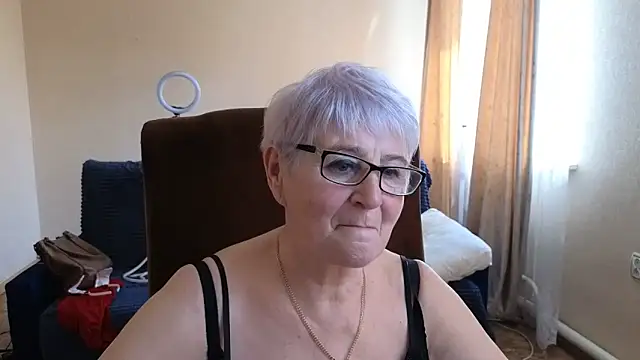 Snapshot of Sandra_Snowflake chatting on 04/23/26, 12:29 Sandra Snowflake online show from 04/23/26, 12:29