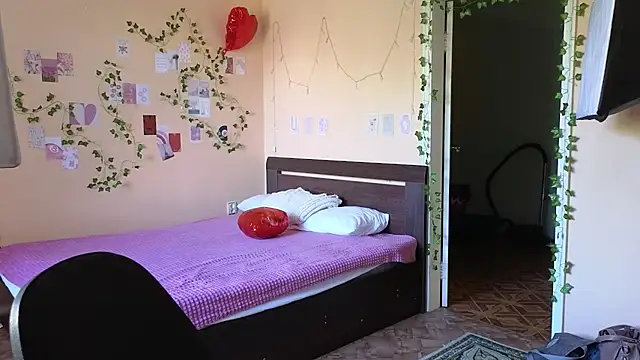 Snapshot of Sandra_Snowflake chatting on 06/08/26, 11:54 Sandra Snowflake online show from 06/08/26, 11:54