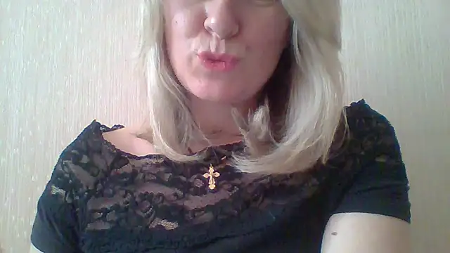 Snapshot of Mary888x chatting on 12/18/25, 09:37 Mary888x online show from 12/18/25, 09:37