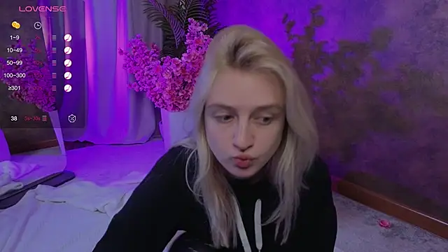 Snapshot of aishiro chatting on 11/05/25, 09:20 aishiro online show from 11/05/25, 09:20