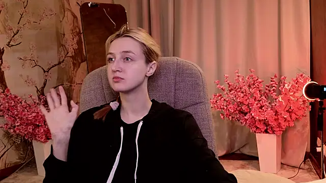 Snapshot of aishiro chatting on 11/24/25, 05:51 aishiro online show from 11/24/25, 05:51