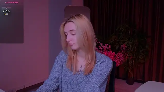 Snapshot of aishiro chatting on 12/01/25, 01:38 aishiro online show from 12/01/25, 01:38