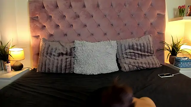 Snapshot of MaiaMini chatting on 03/05/25, 08:32 MaiaMini online show from 03/05/25, 08:32