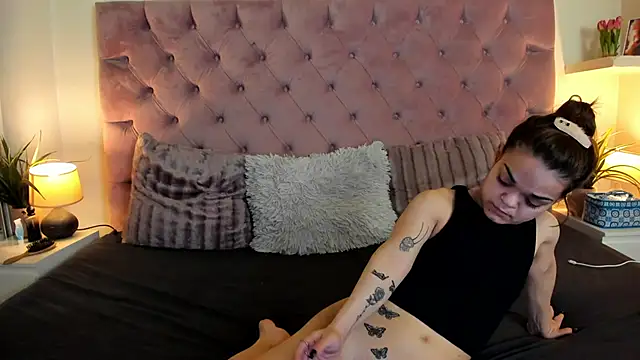 Snapshot of MaiaMini chatting on 03/07/25, 05:51 MaiaMini online show from 03/07/25, 05:51