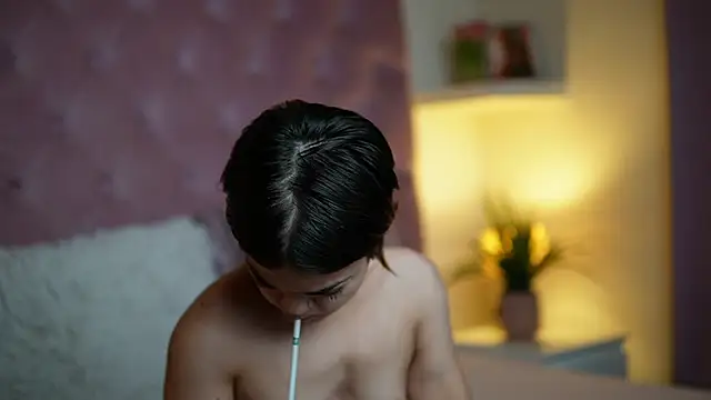 Snapshot of MaiaMini chatting on 09/15/25, 08:14 MaiaMini online show from 09/15/25, 08:14