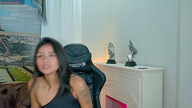 Snapshot of katia_foxxx_ chatting on 06/11/26, 05:33 katia foxxx online show from 06/11/26, 05:33
