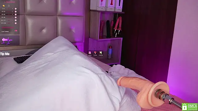 Snapshot of Meli_luu chatting on 11/01/25, 08:22 Meli luu online show from 11/01/25, 08:22