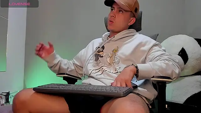 mattiwsmorris  online show from 10/23/25, 03:39