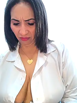 Mrsvictoriaaa online show from 09/17/25, 08:10