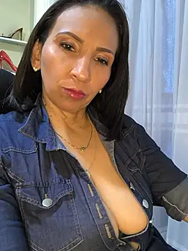 Mrsvictoriaaa online show from 06/26/26, 08:02